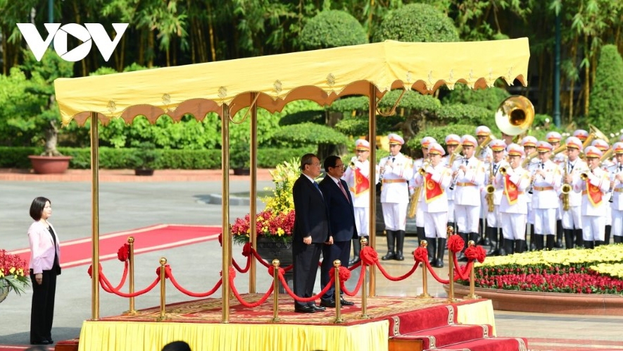 Welcome ceremony held for Chinese Premier in Hanoi